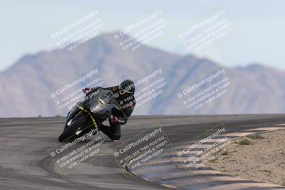 media/Nov-16-2025-Race Pace (Sun) [[8c5fa54630]]/Non Verified Riders (1st 20 Minutes)/6-Turn 12 (2pm)/